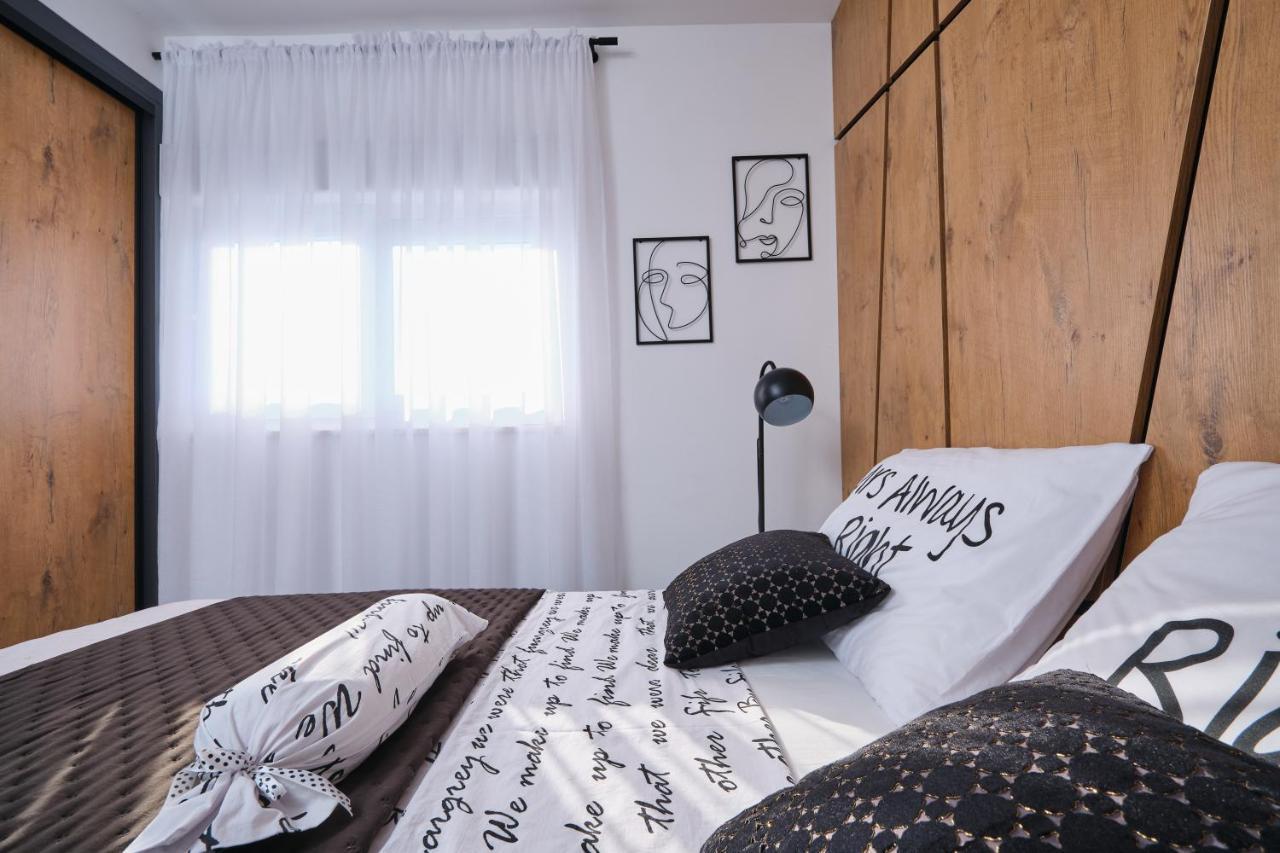 Villa Sky - Heating Pool Kastel Novi Екстер'єр фото