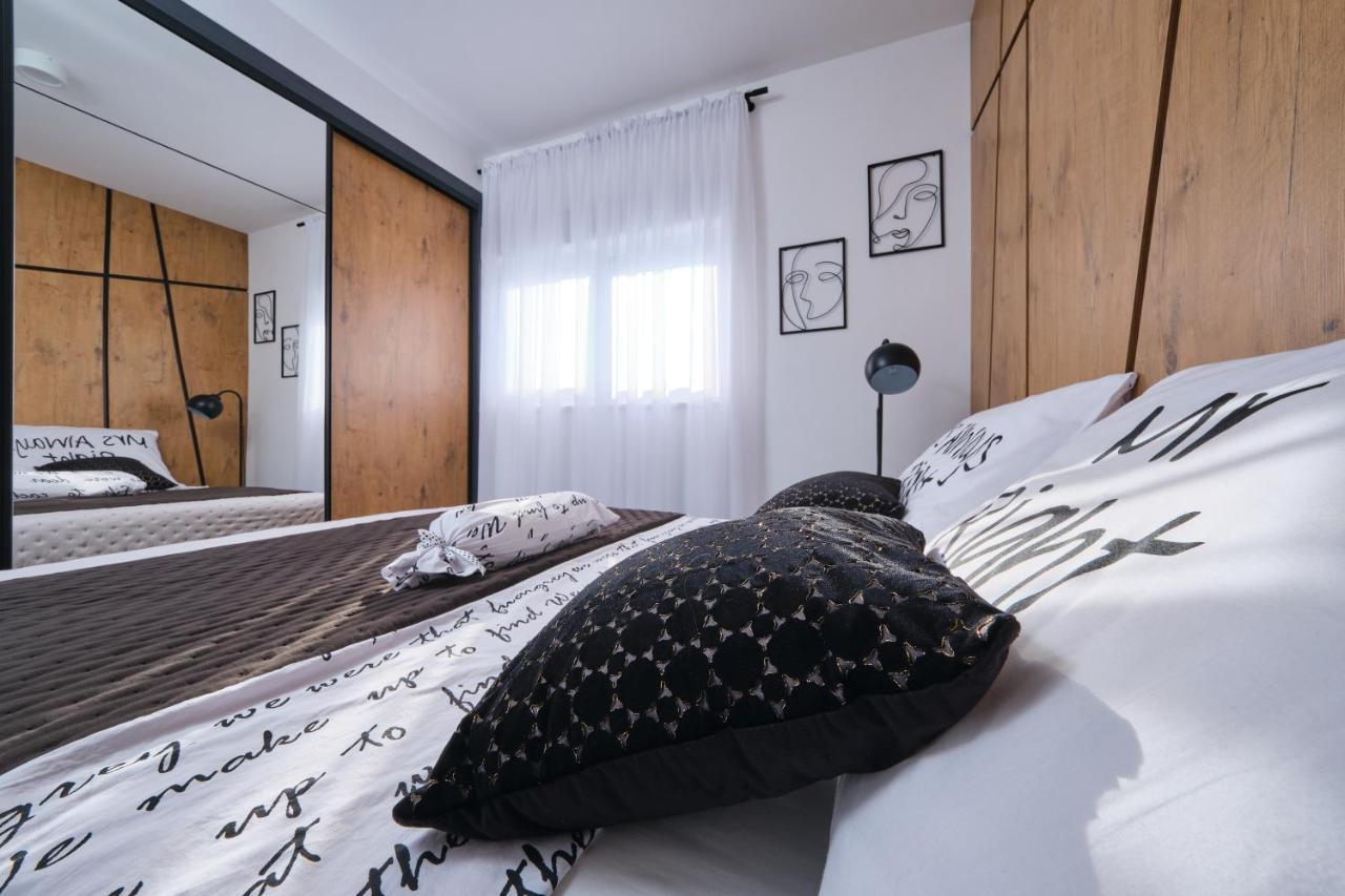 Villa Sky - Heating Pool Kastel Novi Екстер'єр фото