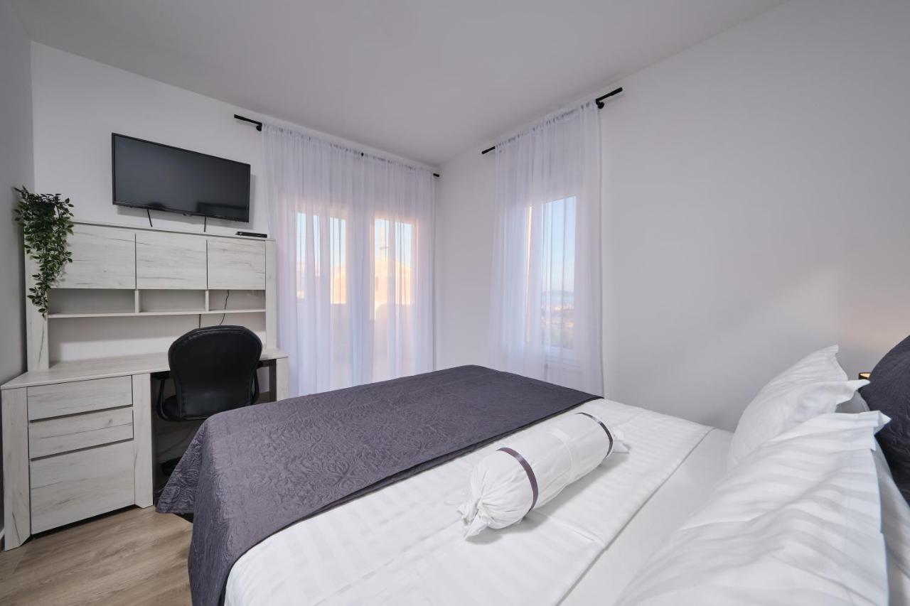 Villa Sky - Heating Pool Kastel Novi Екстер'єр фото